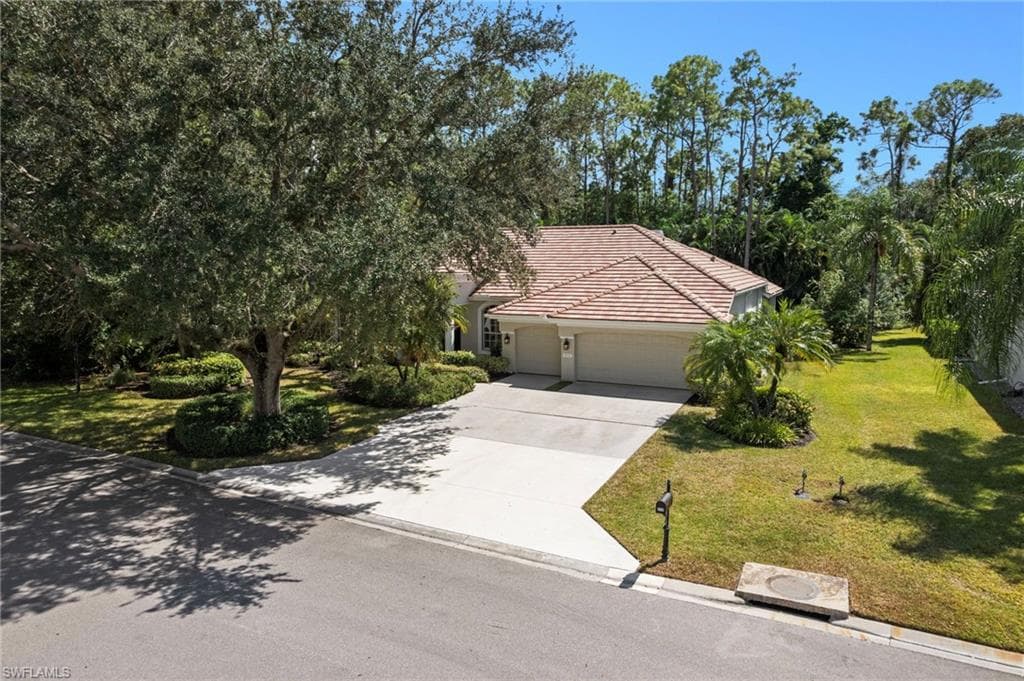 8110 Lowbank Dr, Naples, FL 34109-45