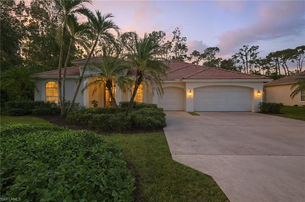 8110 Lowbank Dr, Naples, FL 34109-3