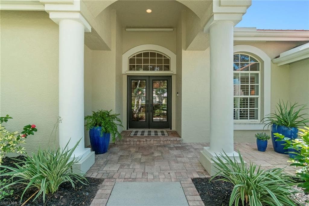 8110 Lowbank Dr, Naples, FL 34109-7