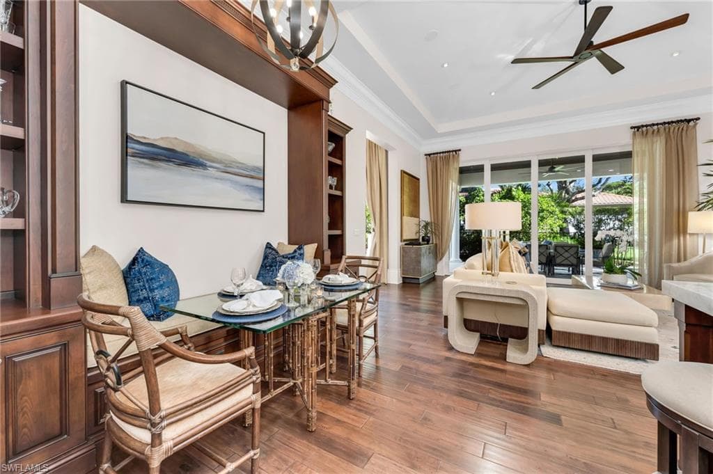 2079 Torino Way, Naples, FL 34105-8
