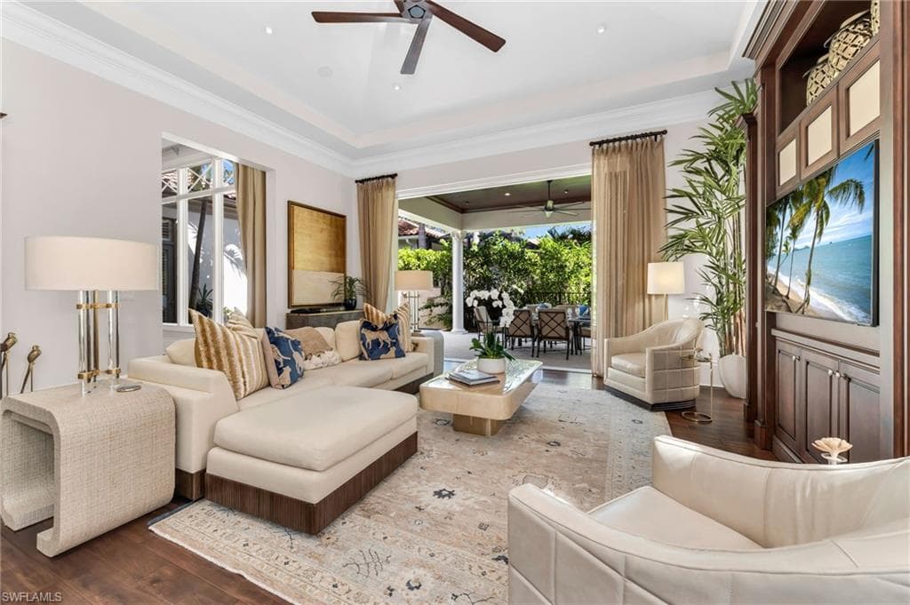 2079 Torino Way, Naples, FL 34105-10