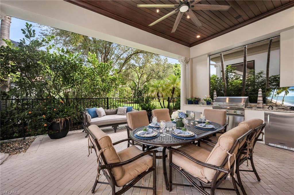 2079 Torino Way, Naples, FL 34105-11