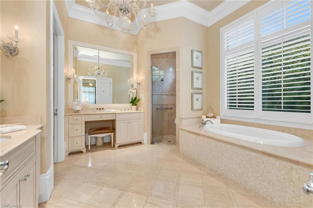 2079 Torino Way, Naples, FL 34105-14