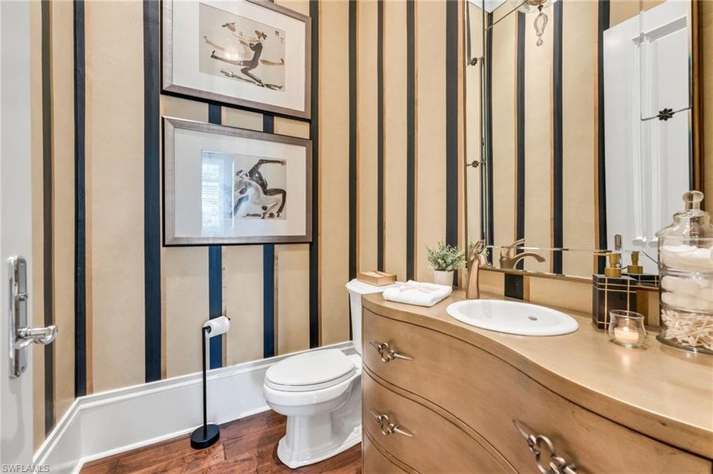 2079 Torino Way, Naples, FL 34105-20