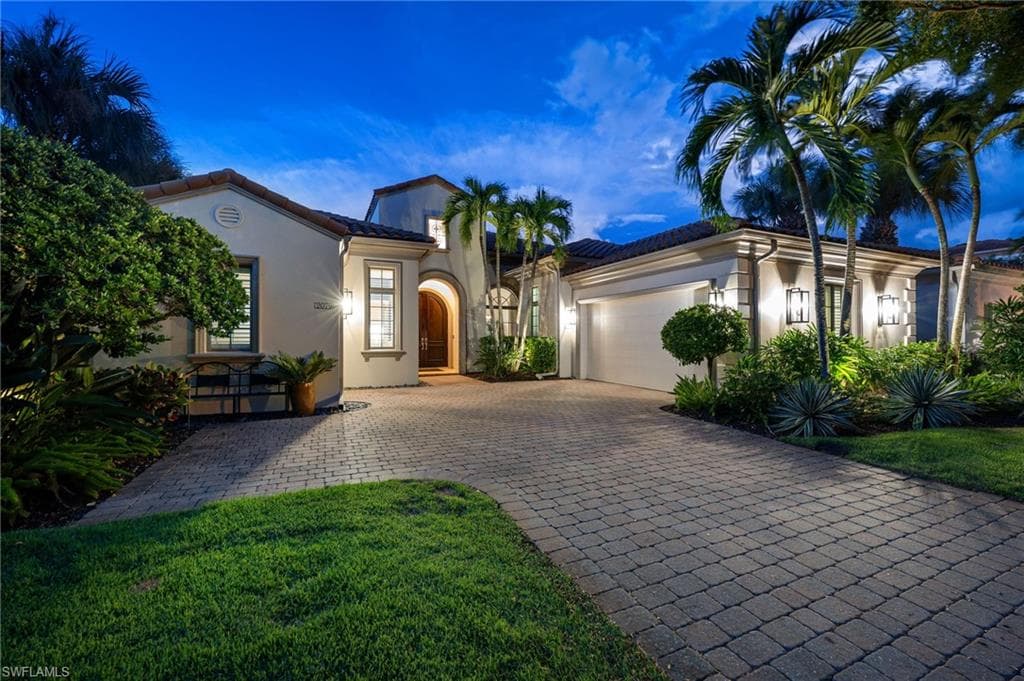 2079 Torino Way, Naples, FL 34105-22