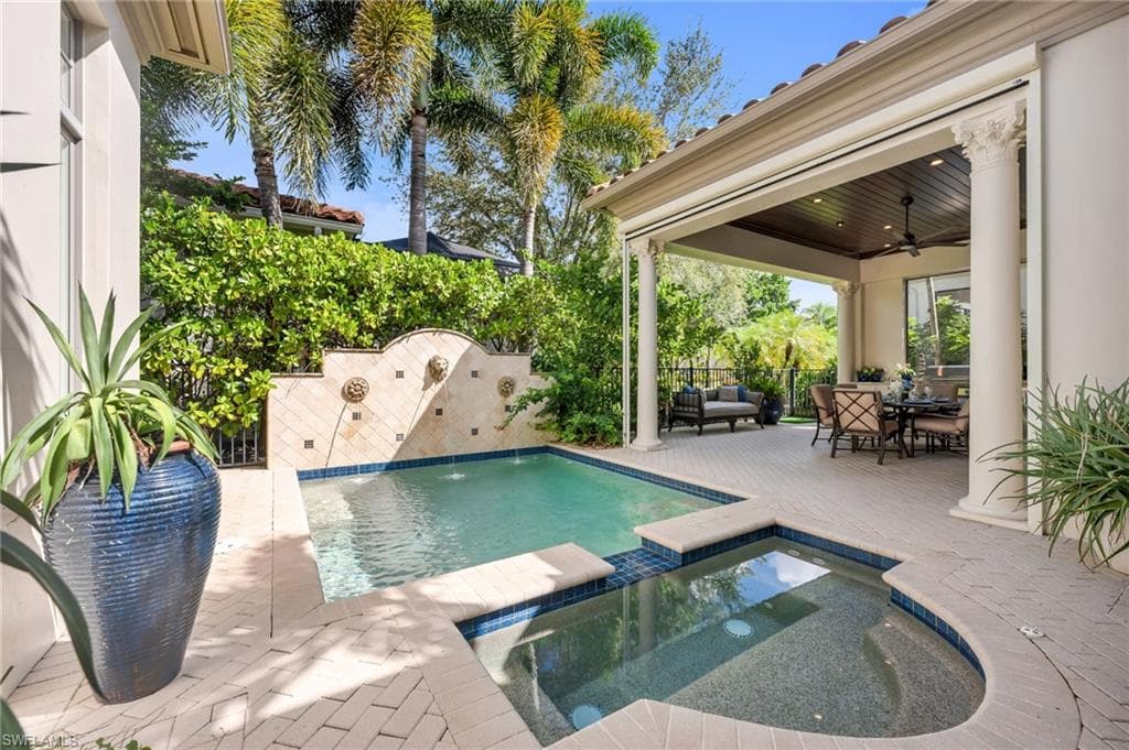 2079 Torino Way, Naples, FL 34105-25