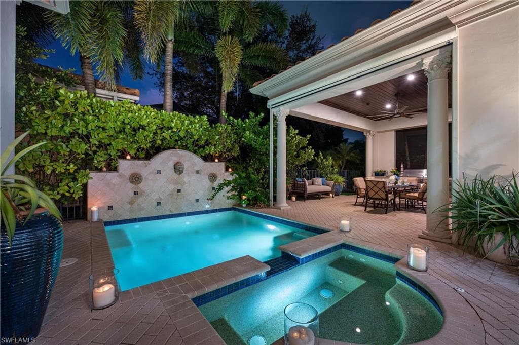 2079 Torino Way, Naples, FL 34105-26