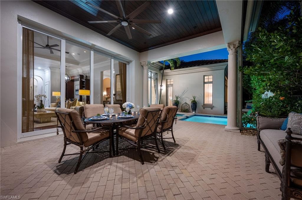 2079 Torino Way, Naples, FL 34105-27