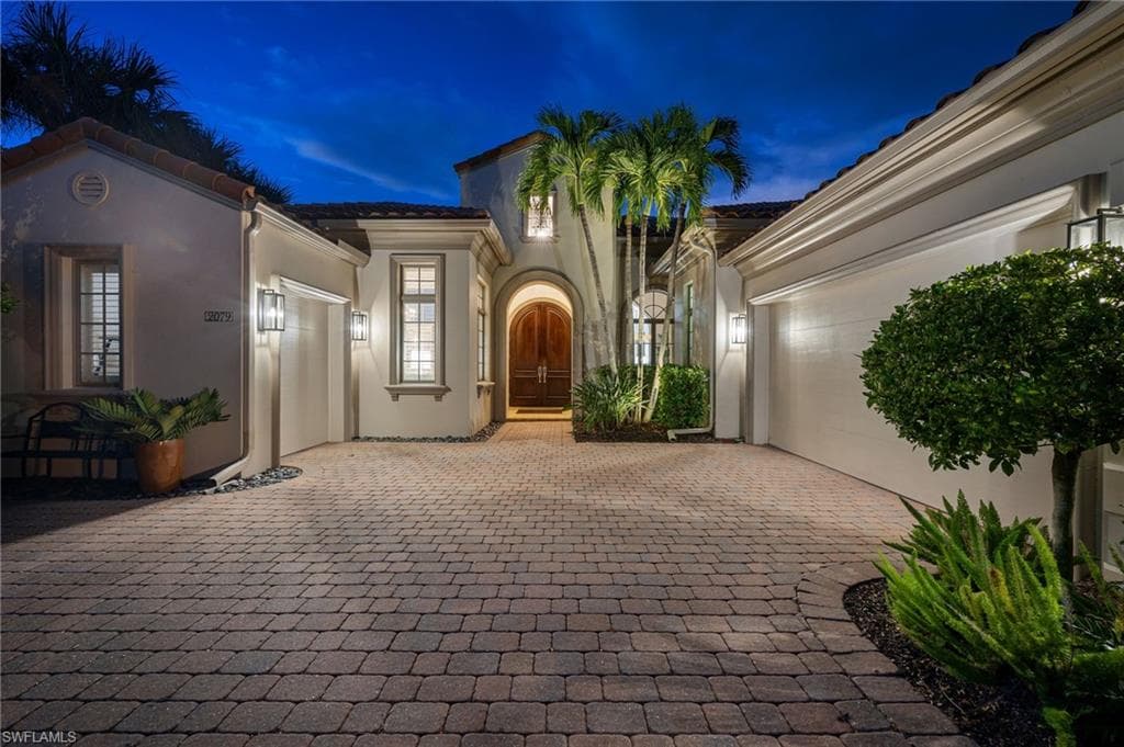 2079 Torino Way, Naples, FL 34105-30