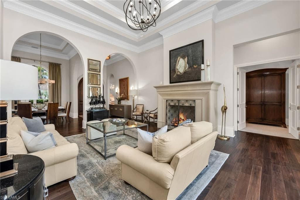 2079 Torino Way, Naples, FL 34105-5