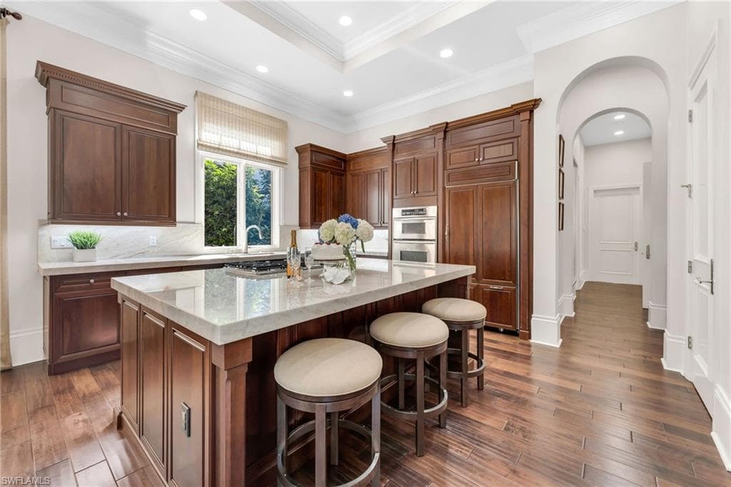 2079 Torino Way, Naples, FL 34105-6