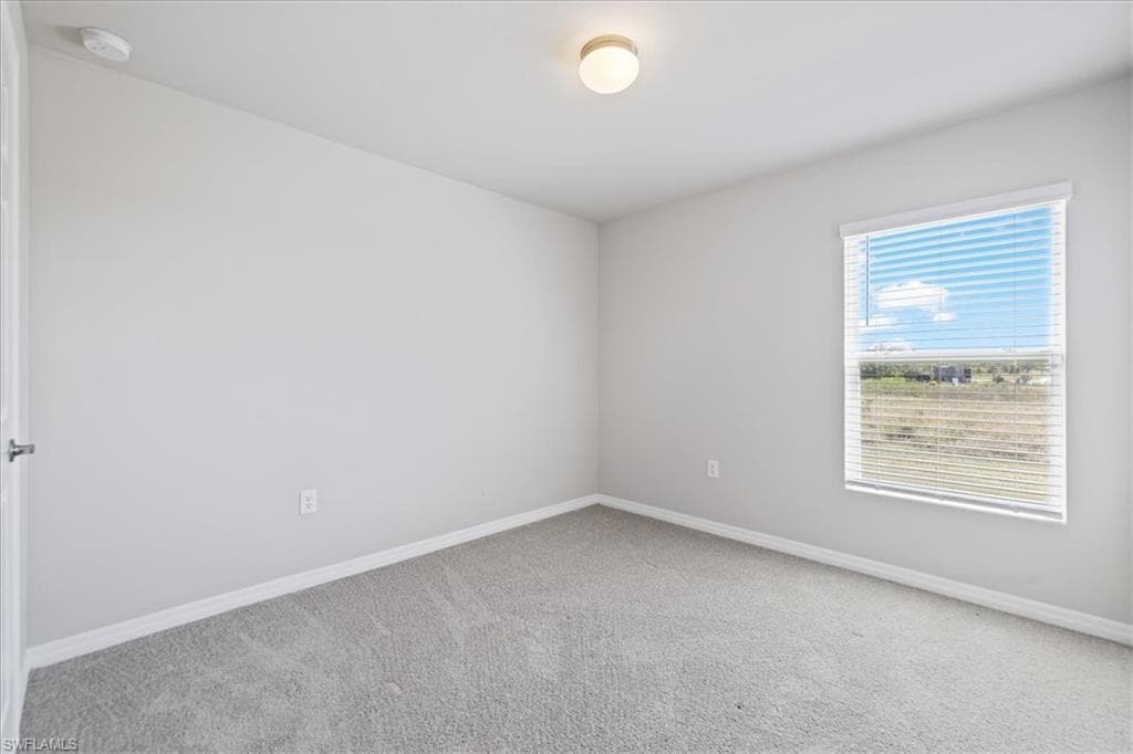 8015 Mangrove Cir, Labelle, FL 33935-24