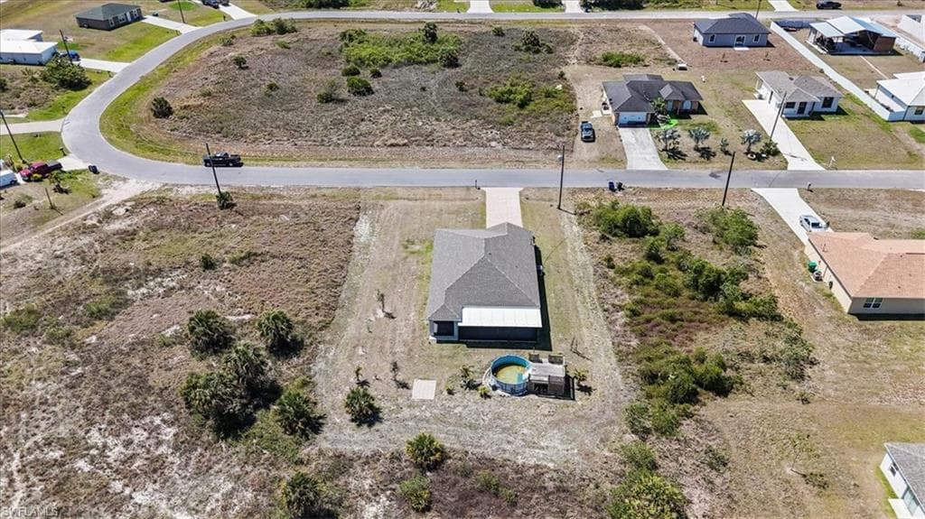 8015 Mangrove Cir, Labelle, FL 33935-35