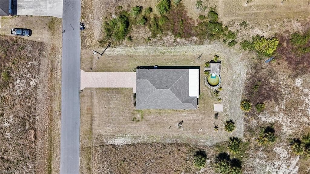 8015 Mangrove Cir, Labelle, FL 33935-37