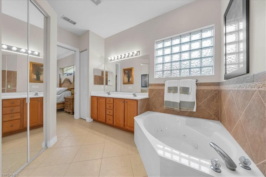 28466 Hidden Lake Dr, Bonita Springs, FL 34134-12