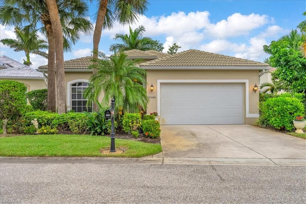28466 Hidden Lake Dr, Bonita Springs, FL 34134-1