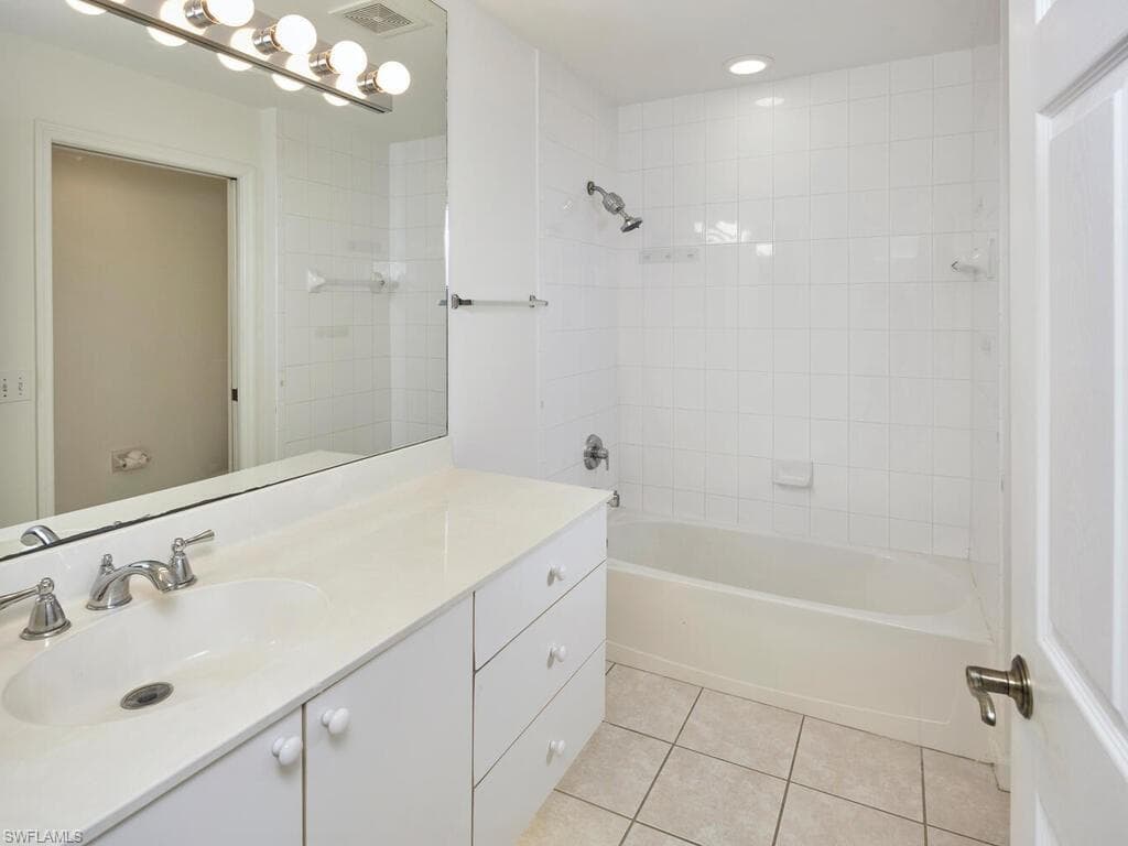 6740 Beach Resort Dr 1811, Naples, FL 34114-14