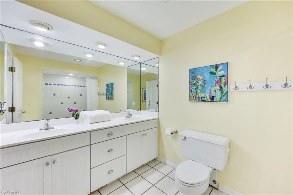 131 Cajeput Dr, Naples, FL 34108-16