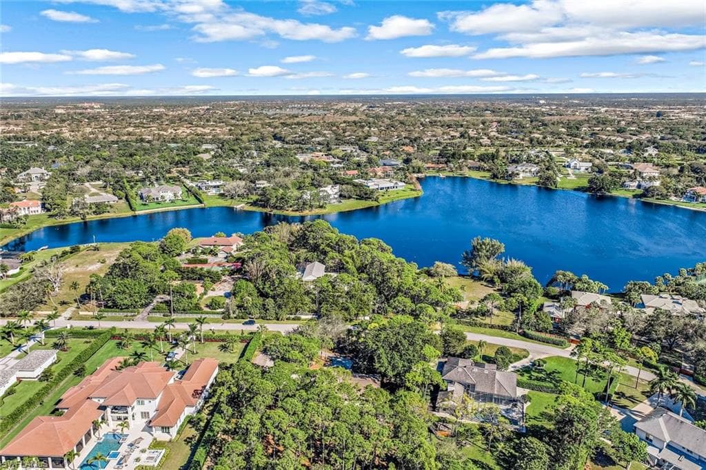 131 Cajeput Dr, Naples, FL 34108-28