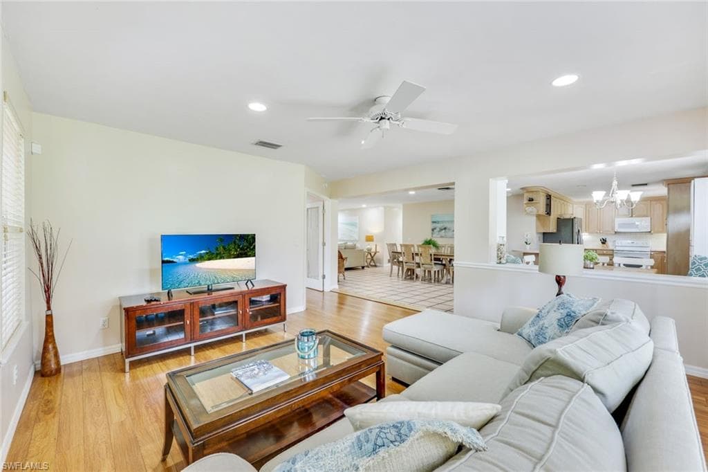 131 Cajeput Dr, Naples, FL 34108-5