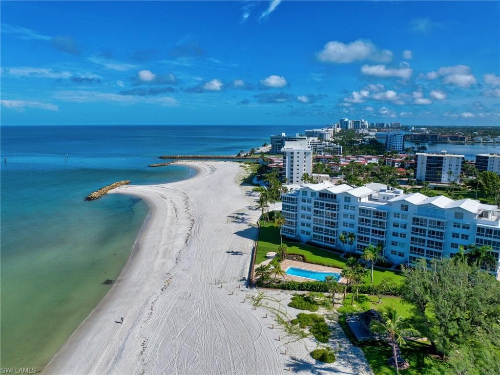 2121 Gulf Shore Blvd N 305, Naples, FL 34102-5