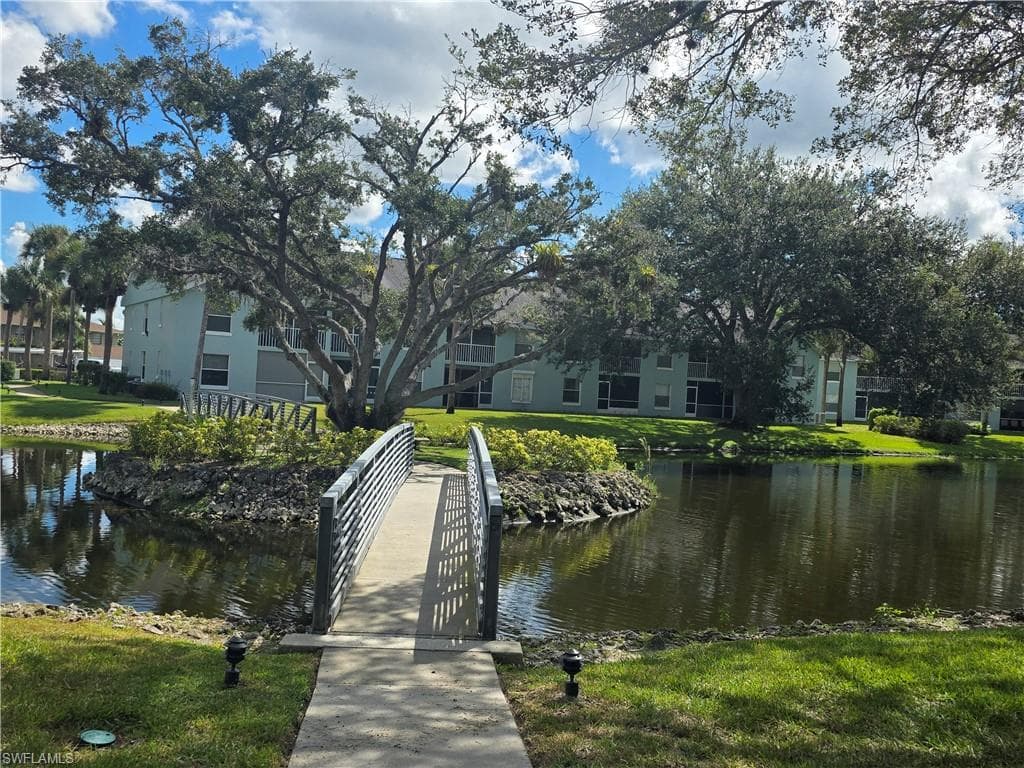 137 Wading Bird Cir F103, Naples, FL 34110-9