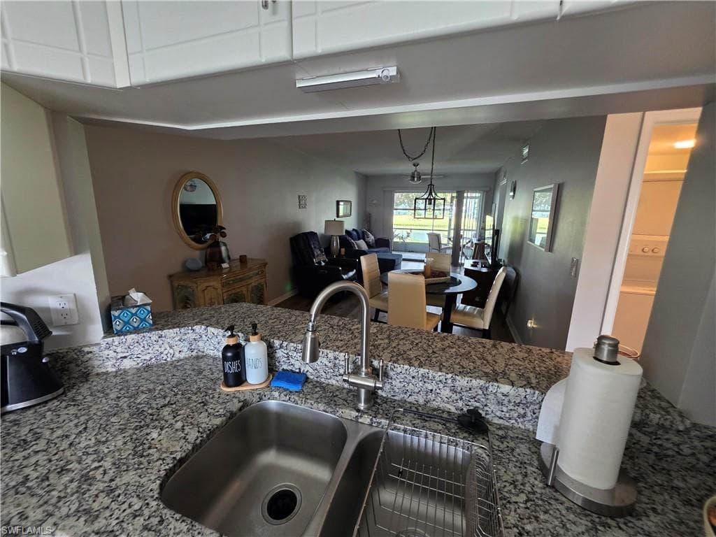 137 Wading Bird Cir F103, Naples, FL 34110-22