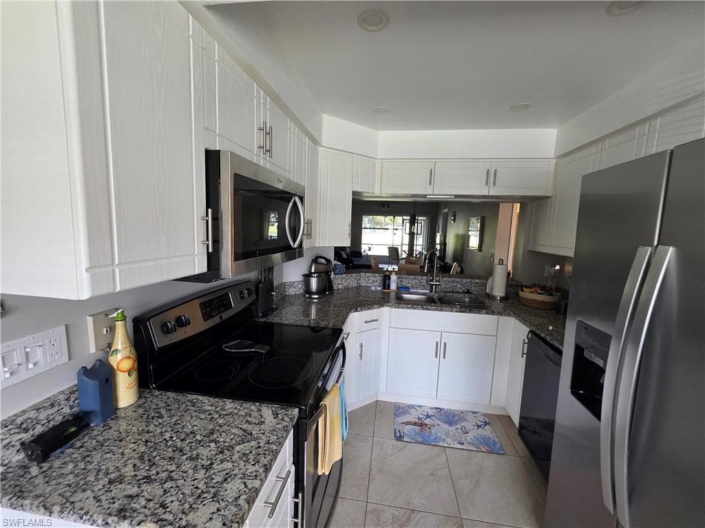 137 Wading Bird Cir F103, Naples, FL 34110-24