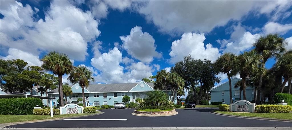137 Wading Bird Cir F103, Naples, FL 34110-3