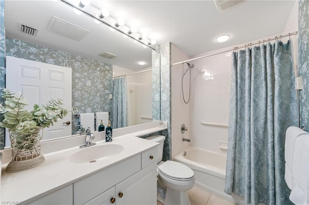 1001 Arbor Lake Dr 1203, Naples, FL 34110-21