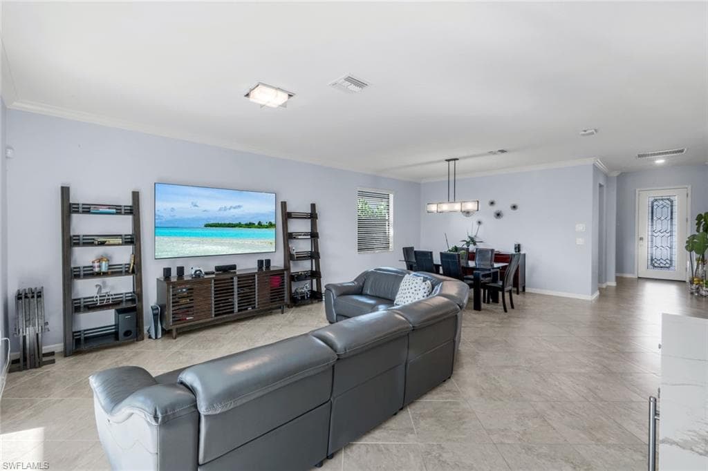 9445 Glenforest Dr, Naples, FL 34120-12