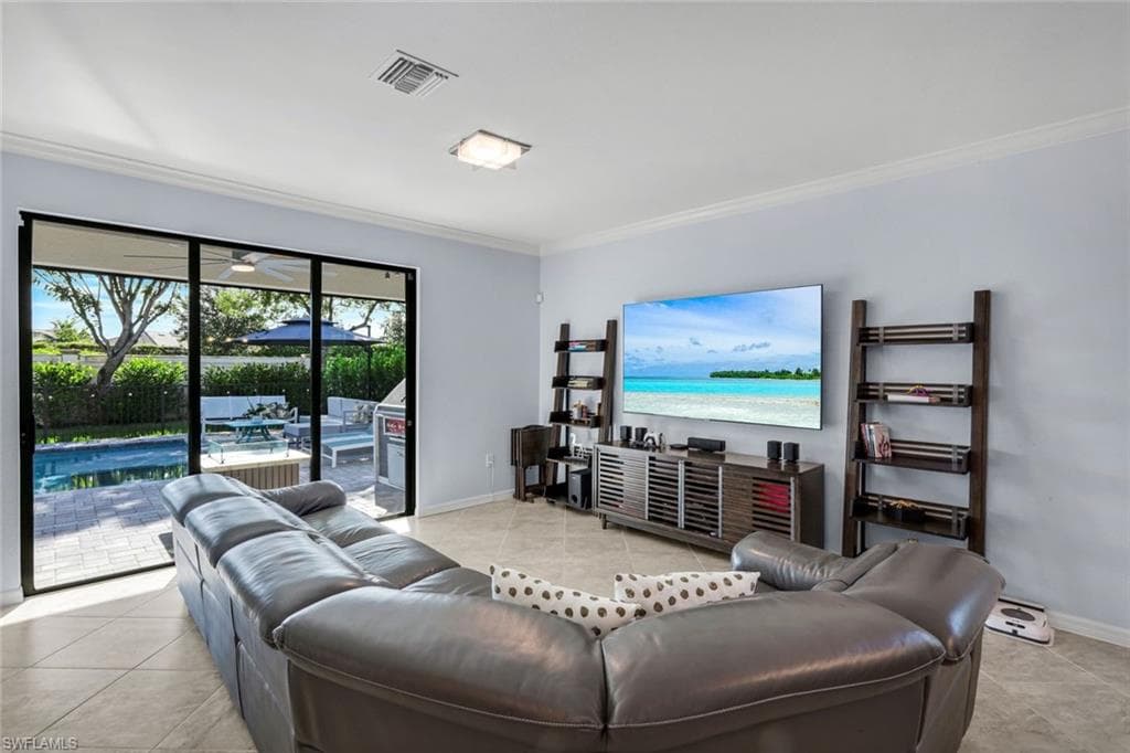 9445 Glenforest Dr, Naples, FL 34120-14