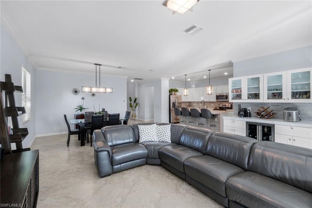 9445 Glenforest Dr, Naples, FL 34120-15