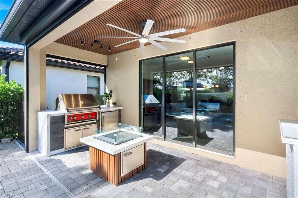 9445 Glenforest Dr, Naples, FL 34120-23