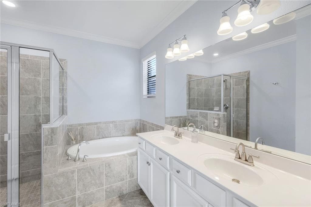 9445 Glenforest Dr, Naples, FL 34120-31