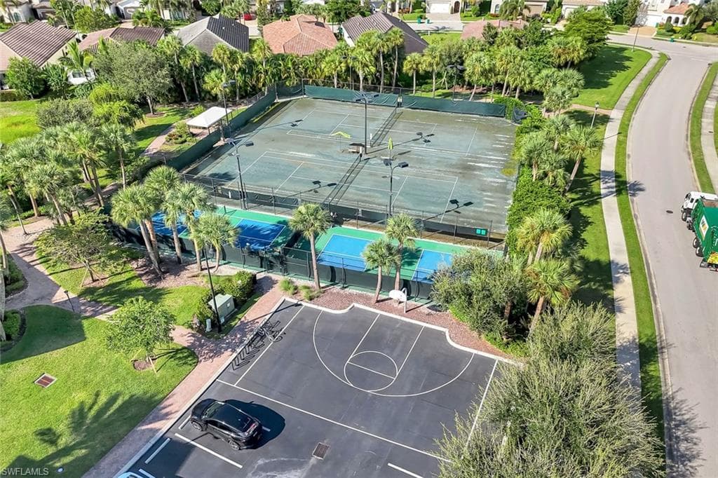 9445 Glenforest Dr, Naples, FL 34120-37