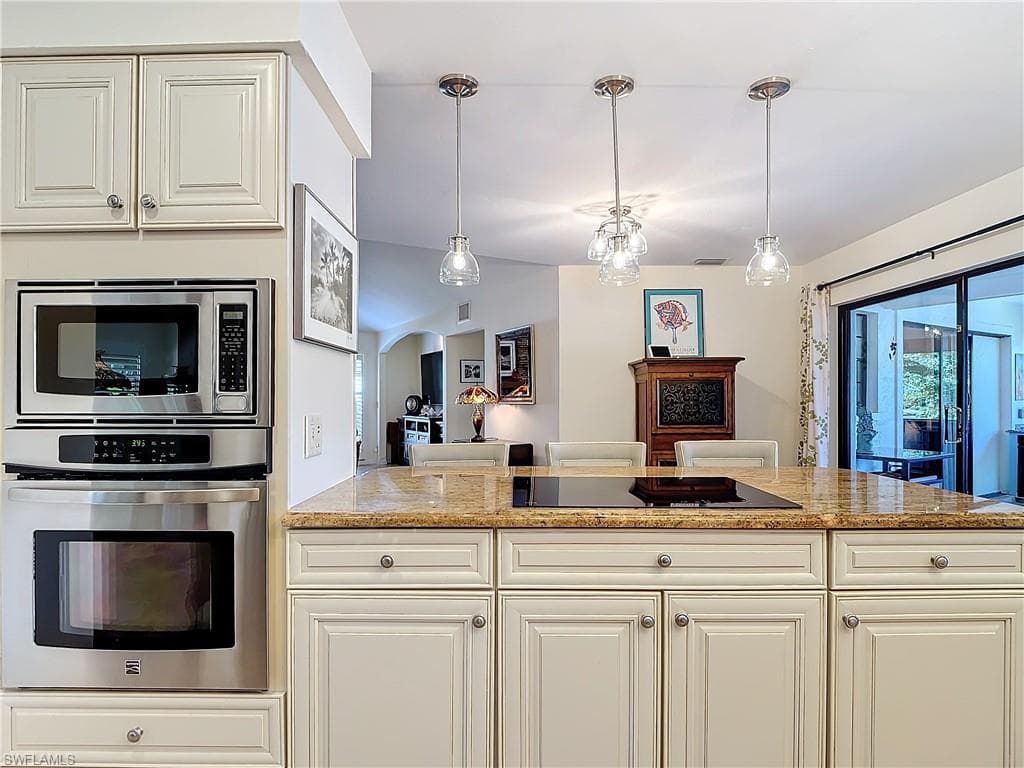 1659 Sandpiper St E, Naples, FL 34102-20