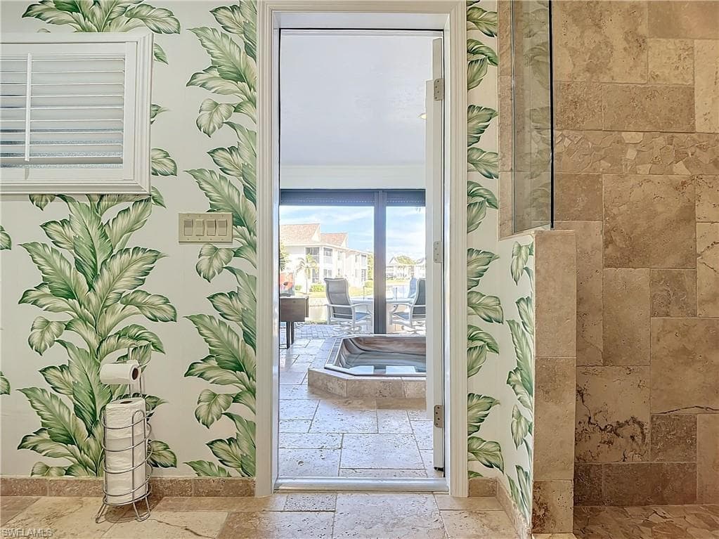 1659 Sandpiper St E, Naples, FL 34102-29