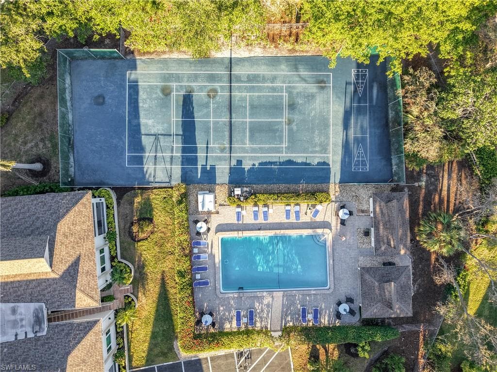 1659 Sandpiper St E, Naples, FL 34102-47