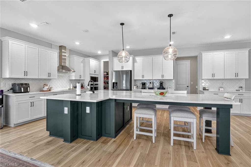 2082 Grove Dr, Naples, FL 34120-11