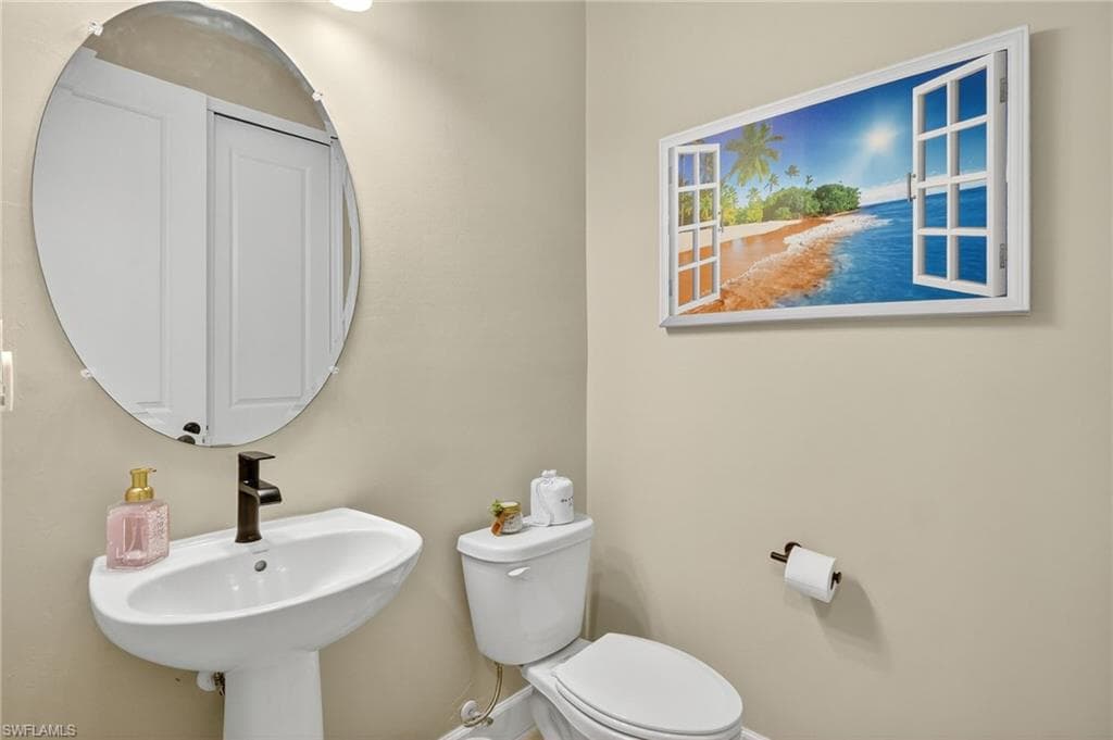 2082 Grove Dr, Naples, FL 34120-31