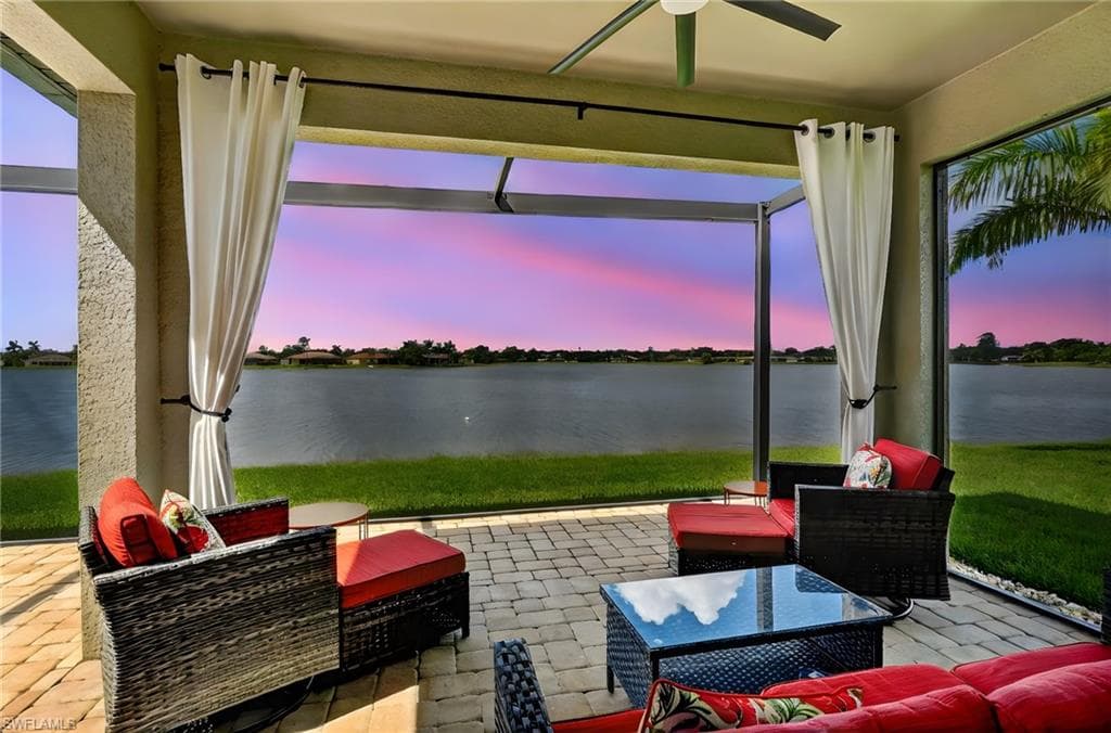 2082 Grove Dr, Naples, FL 34120-35