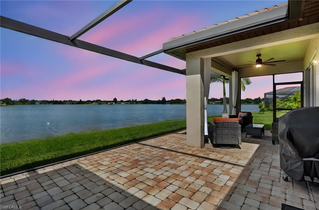 2082 Grove Dr, Naples, FL 34120-38