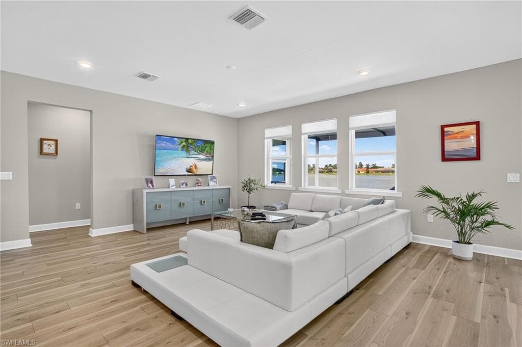 2082 Grove Dr, Naples, FL 34120-6