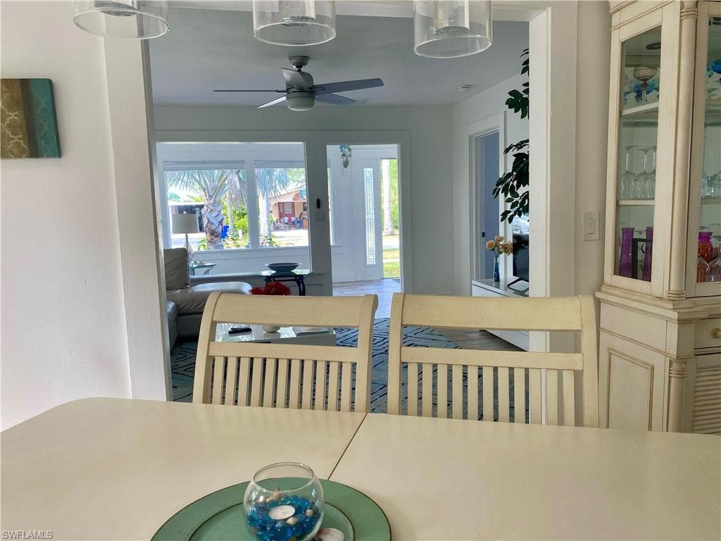 1262 5th Ave N, Naples, FL 34102-11