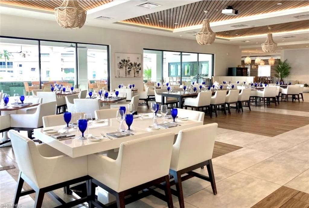 285 Grande Way 705, Naples, FL 34110-41