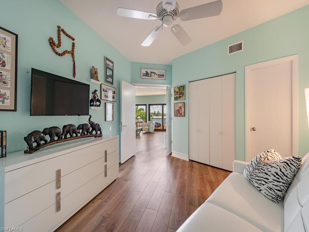 421 La Peninsula Blvd 421, Naples, FL 34113-10