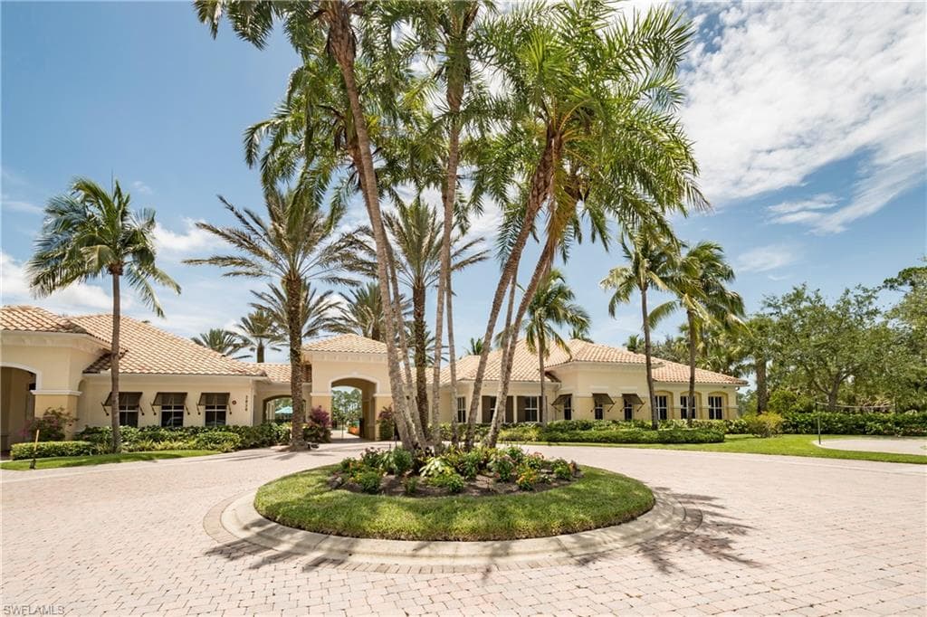 1878 Tarpon Bay Dr S 205, Naples, FL 34119-28
