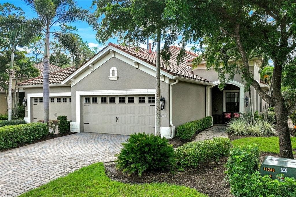 10069 Antori Dr, Estero, FL 33928-1