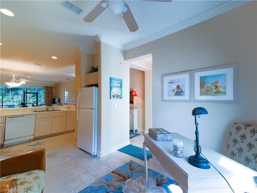 1015 Tarpon Cove Dr 1403, Naples, FL 34110-18